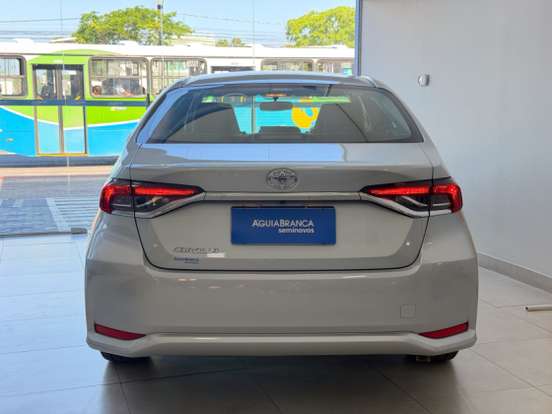 TOYOTA-COROLLA-2025