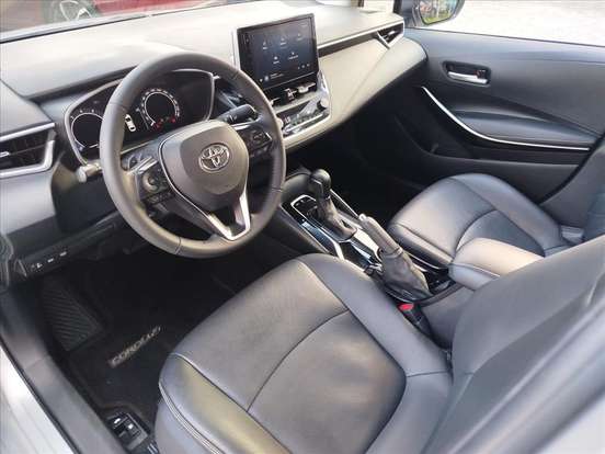 TOYOTA-COROLLA-2024