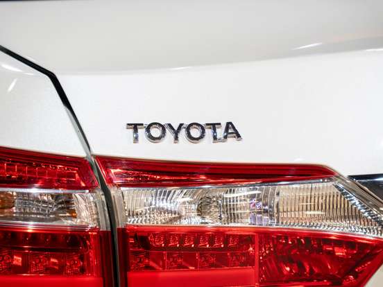 TOYOTA-COROLLA-2016