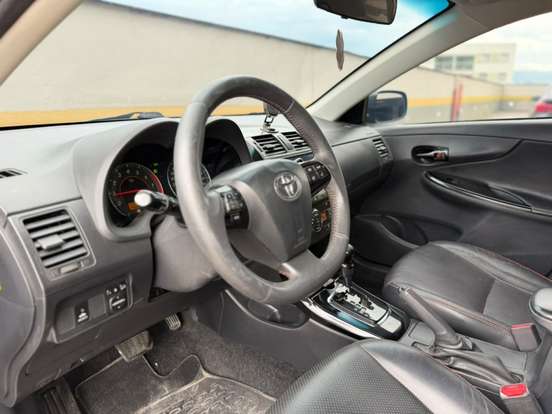 TOYOTA-COROLLA-2012