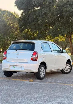 TOYOTA-ETIOS-2019
