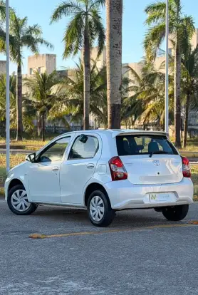 TOYOTA-ETIOS-2019
