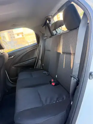 TOYOTA-ETIOS-2019