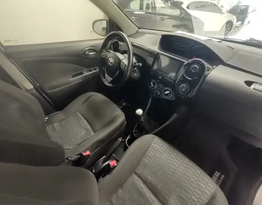 TOYOTA-ETIOS-1.3 X 16V FLEX 4P MANUAL TOYOTA-ETIOS-2014