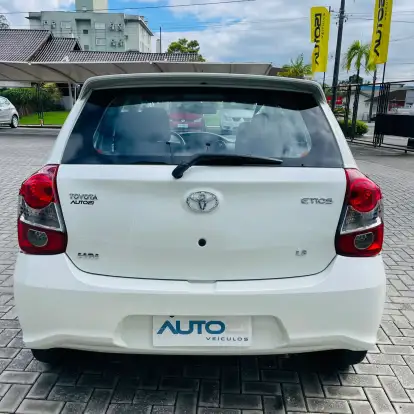 TOYOTA-ETIOS-2020