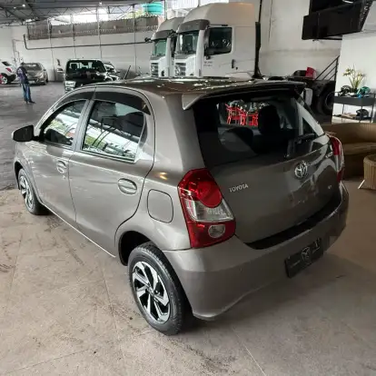 TOYOTA-ETIOS-2019