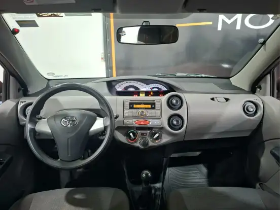 TOYOTA-ETIOS-1.3 XS 16V FLEX 4P MANUAL TOYOTA-ETIOS-2013