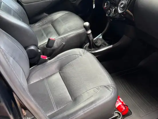 TOYOTA-ETIOS-1.5 PLATINUM 16V FLEX 4P MANUAL TOYOTA-ETIOS-2014