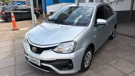 TOYOTA-ETIOS-2017