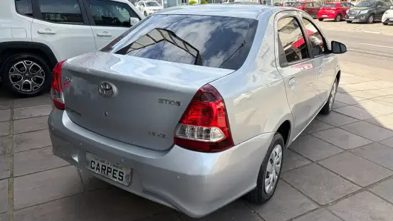 TOYOTA-ETIOS-2017