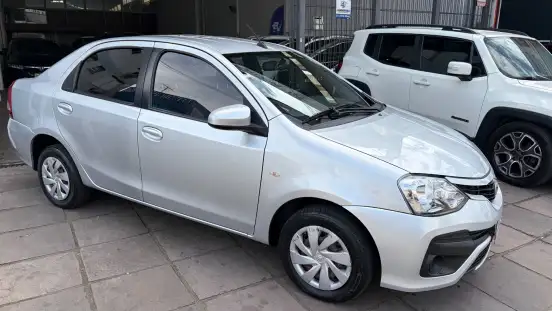 TOYOTA-ETIOS-2017