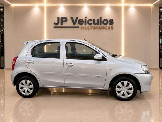 TOYOTA-ETIOS-2014