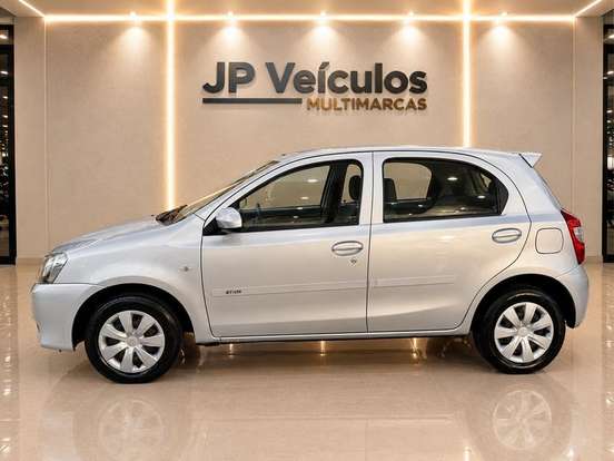 TOYOTA-ETIOS-1.3 X 16V FLEX 4P MANUAL TOYOTA-ETIOS-2014