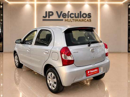 TOYOTA-ETIOS-2014