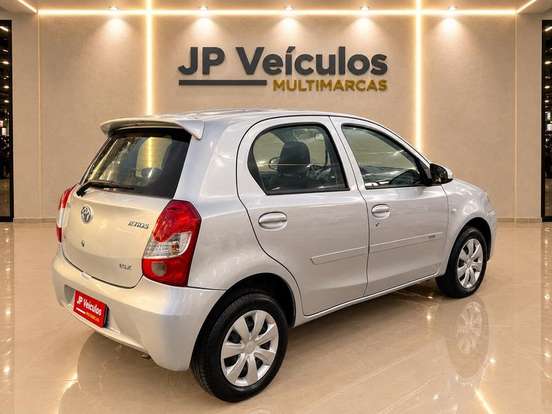 TOYOTA-ETIOS-1.3 X 16V FLEX 4P MANUAL TOYOTA-ETIOS-2014
