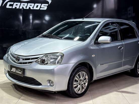 TOYOTA-ETIOS-2013