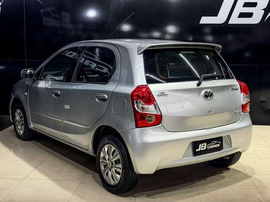TOYOTA-ETIOS-2013