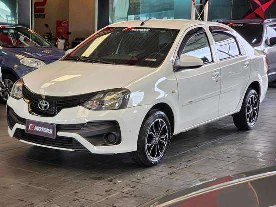 TOYOTA-ETIOS-2019