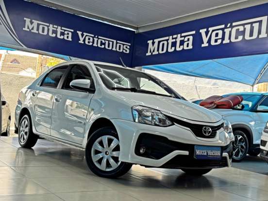 TOYOTA-ETIOS-2017