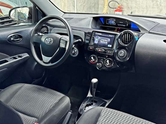TOYOTA-ETIOS-2017