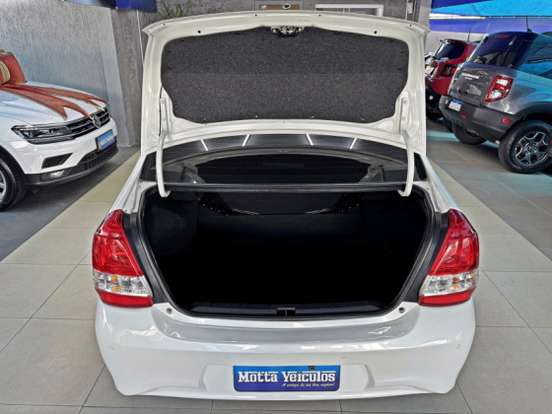 TOYOTA-ETIOS-1.5 X SEDAN 16V FLEX 4P AUTOMÁTICO TOYOTA-ETIOS-2017