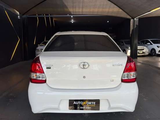 TOYOTA-ETIOS-2019