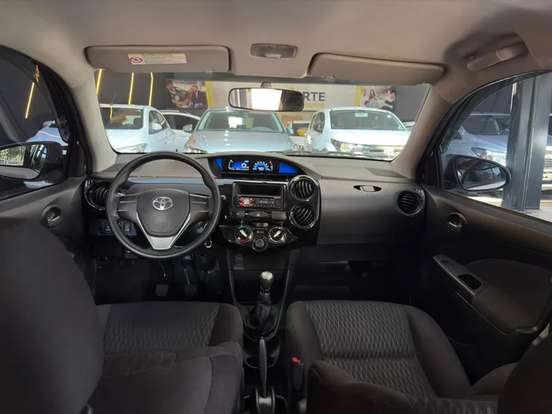 TOYOTA-ETIOS-2019