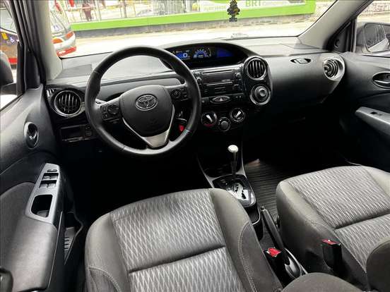 TOYOTA-ETIOS-2016
