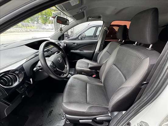 TOYOTA-ETIOS-2016