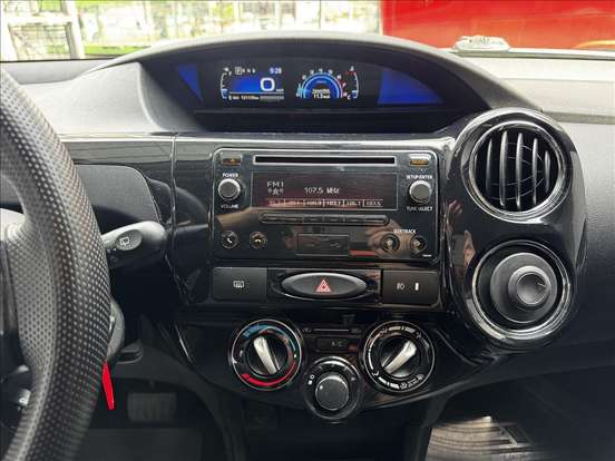 TOYOTA-ETIOS-2016