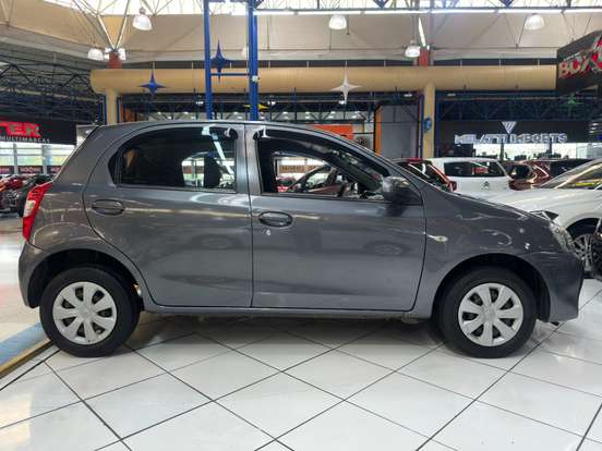 TOYOTA-ETIOS-1.5 XS 16V FLEX 4P MANUAL TOYOTA-ETIOS-2014