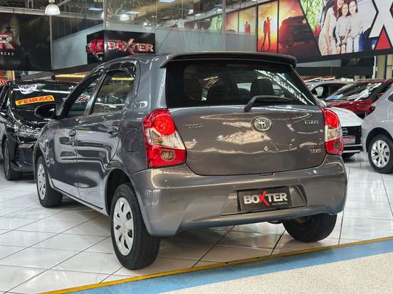TOYOTA-ETIOS-1.5 XS 16V FLEX 4P MANUAL TOYOTA-ETIOS-2014