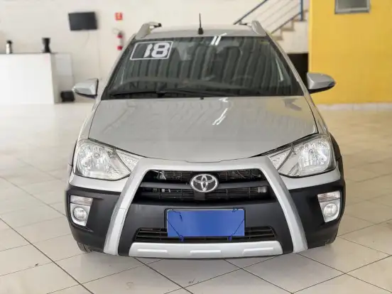 TOYOTA-ETIOS CROSS-2017