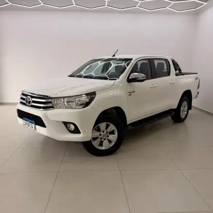 TOYOTA-HILUX-2017