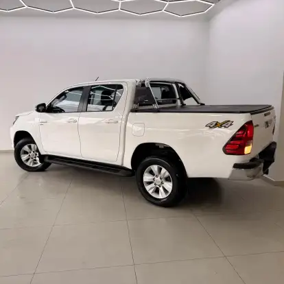 TOYOTA-HILUX-2017