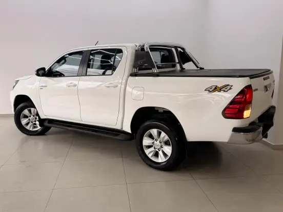 TOYOTA-HILUX-2.7 SRV 4X4 CD 16V FLEX 4P AUTOMÁTICO TOYOTA-HILUX-2017