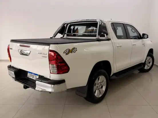 TOYOTA-HILUX-2.7 SRV 4X4 CD 16V FLEX 4P AUTOMÁTICO TOYOTA-HILUX-2017