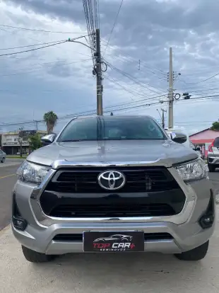 TOYOTA-HILUX-2021