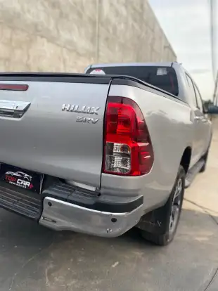 TOYOTA-HILUX-2021