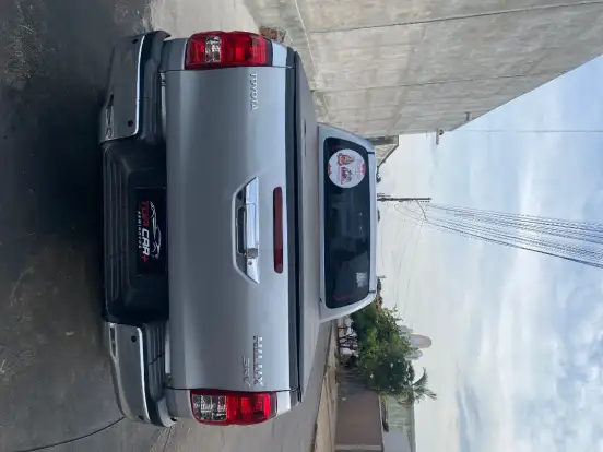 TOYOTA-HILUX-2021