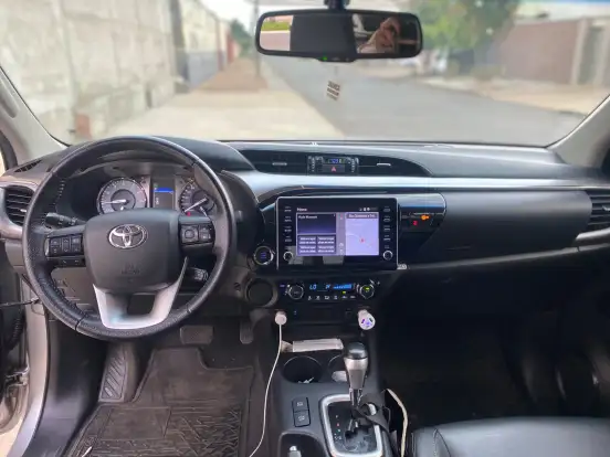TOYOTA-HILUX-2021