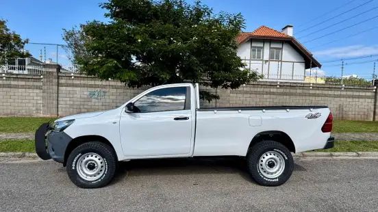 TOYOTA-HILUX-2017