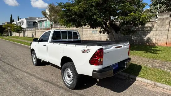 TOYOTA-HILUX-2017