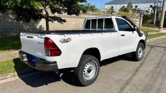 TOYOTA-HILUX-2017