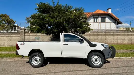 TOYOTA-HILUX-2017