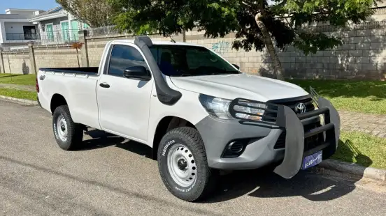 TOYOTA-HILUX-2017