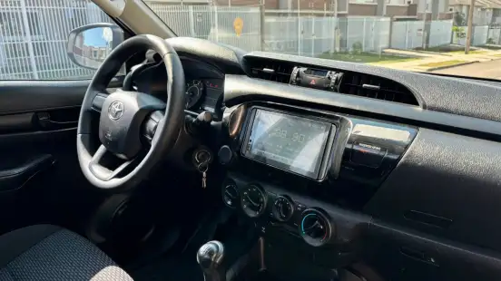 TOYOTA-HILUX-2017