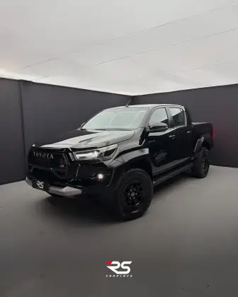 TOYOTA HILUX 2.8 D-4D TURBO DIESEL CD GR-S 4X4 AUTOMÁTICO