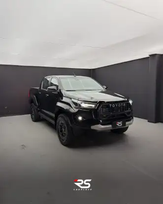 TOYOTA-HILUX-2023