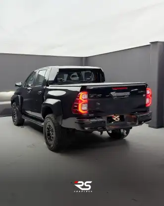 TOYOTA-HILUX-2023